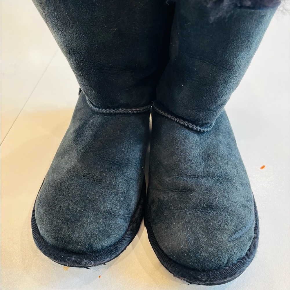 UGG Kids Boots with Black Bows size 2 - Picture 3 of 10